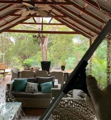 window_clean-ezgif.com-jpg-to-webp-converter